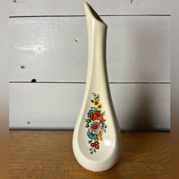 Vintage Ceramic Vase - Floral Motif - Picture 4 of 10